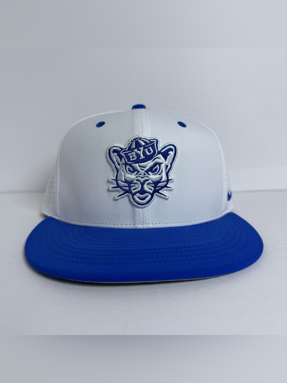 Nike BYU Cougars Flat Bill Cap Hat Adult 71/4 Navy Blue White Brigham Young NEW